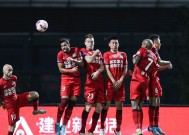 今年会官方入口-中超联赛新赛程对决展现球队实力对比，球迷热情高涨(中超联赛战况)